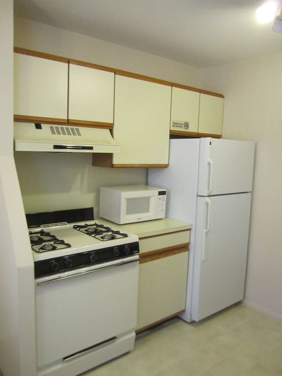 Building Photo - 210 Regency Park Dr