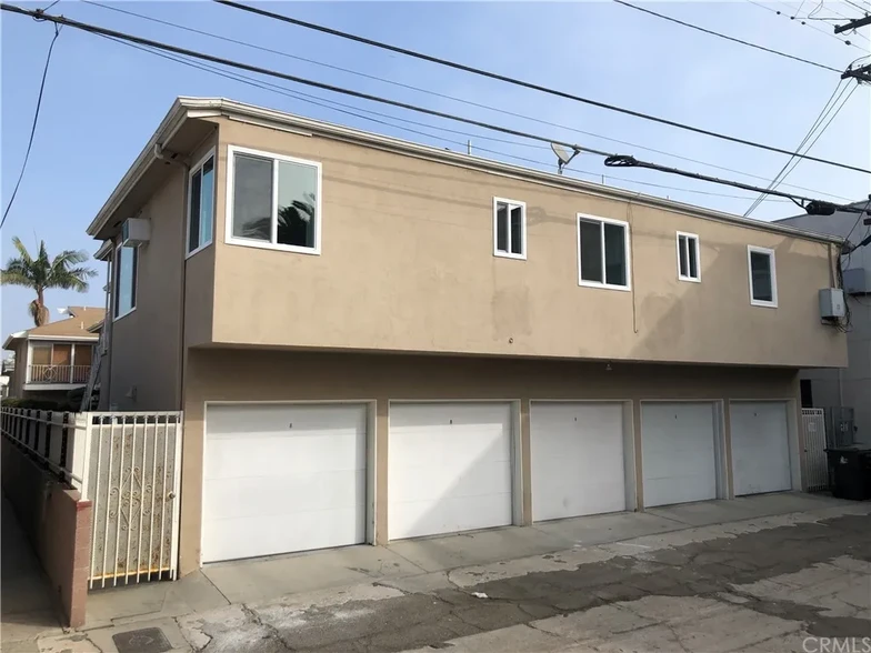 Garage unit with storage - 1318 E 2nd St