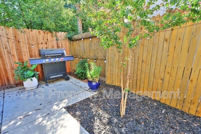 Building Photo - 3428 Trio Ln