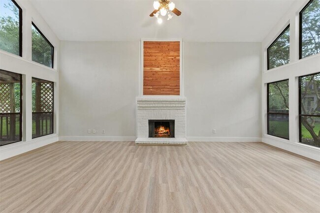 Building Photo - 18118 Lakeside Ln