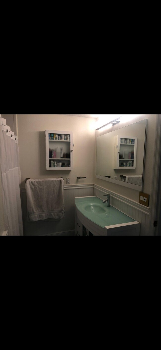 Building Photo - 800 S Dakota Ave