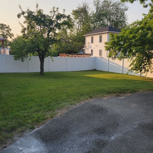 Yard - 279 Nottingham St