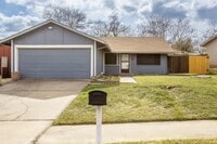 Building Photo - 1303 Barrington Dr