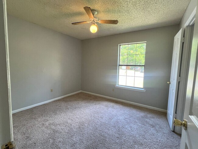 Building Photo - AVAILABLE NOVEMBER [SMALL PETS ONLY]