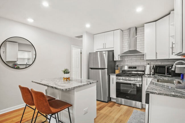 Building Photo - 236 Callan Ave