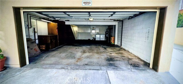 Building Photo - 10353 Downey Ave