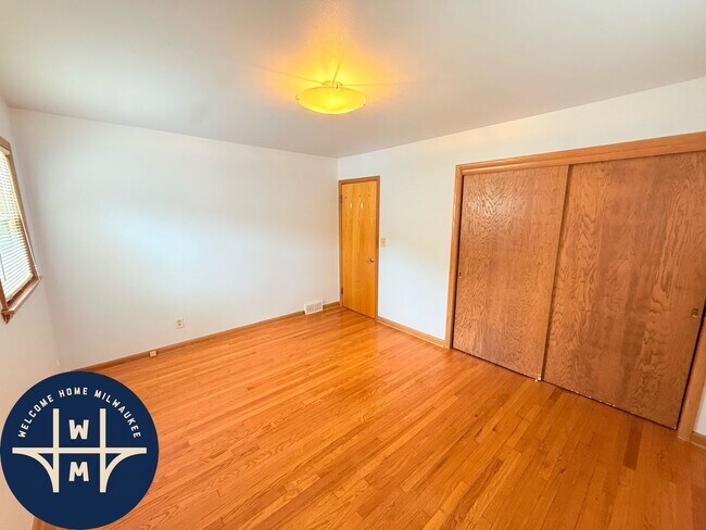 Building Photo - 7313 Harwood Ave
