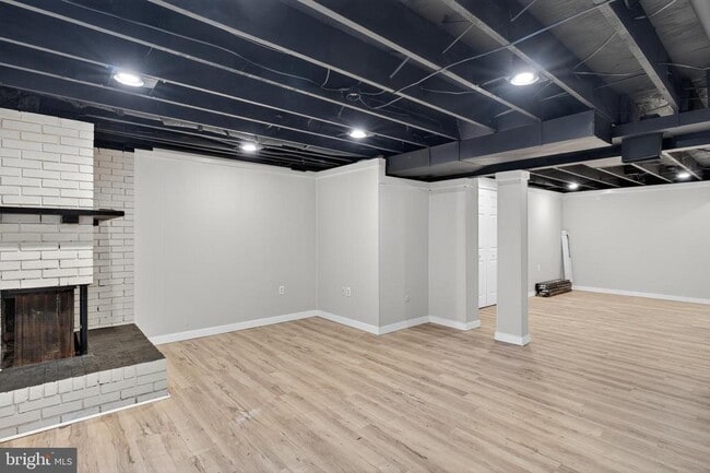 Building Photo - 9333 Pan Ridge Rd