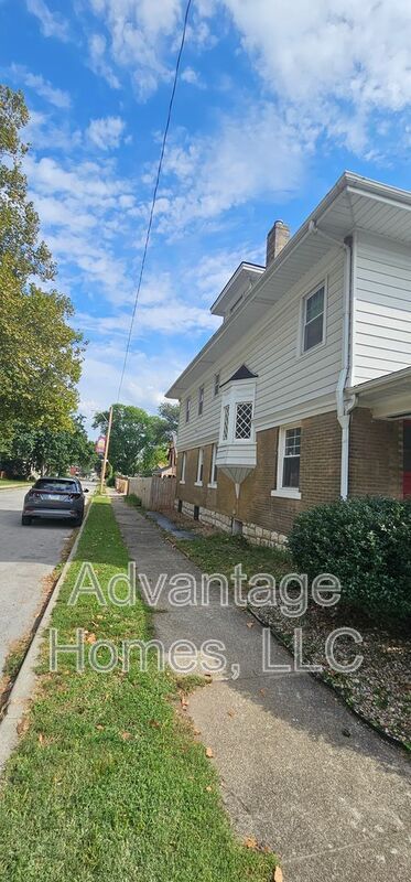 Building Photo - 315 Garfield Ave