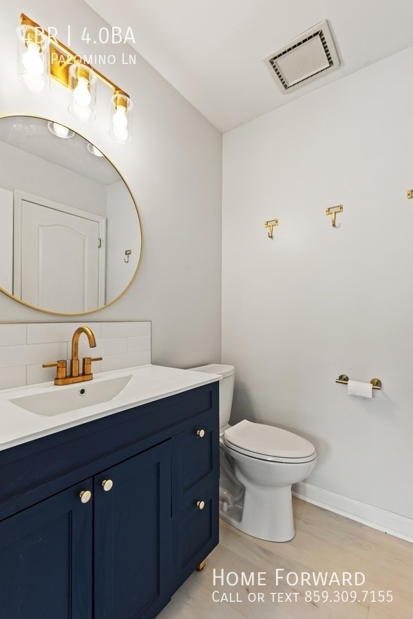 Building Photo - 800 Palomino Ln