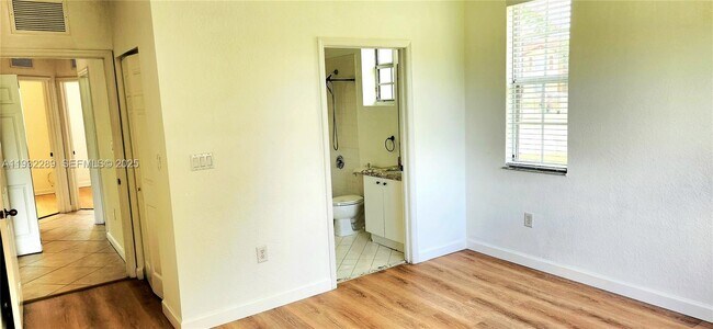 Building Photo - 3350 NE 13th Cir Dr