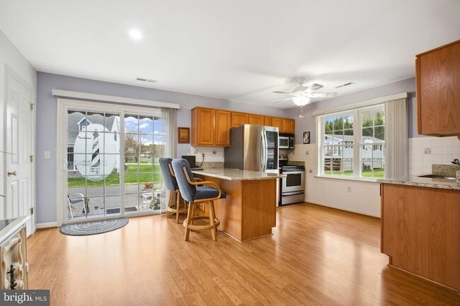 Building Photo - 6117 Riverview Dr