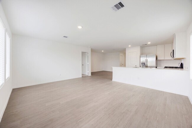 Building Photo - 25625 Rose Creek Dr
