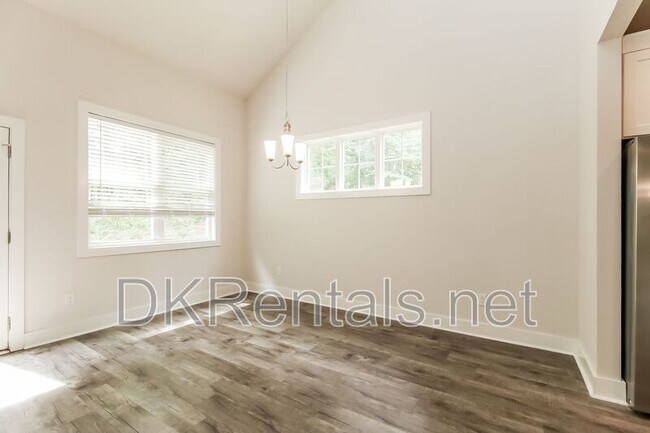 Building Photo - 140 Stewart Glen Dr