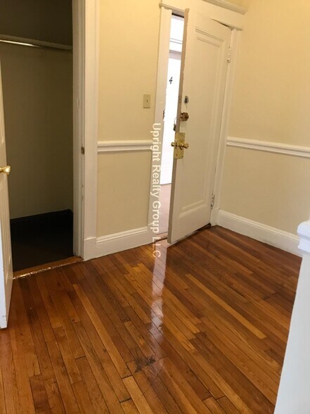 Building Photo - 64 Woodstock Ave