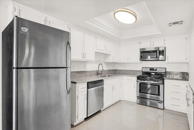 Building Photo - 3980 Delos Dr