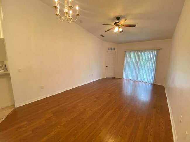 Building Photo - 2810 Club Cortile Cir