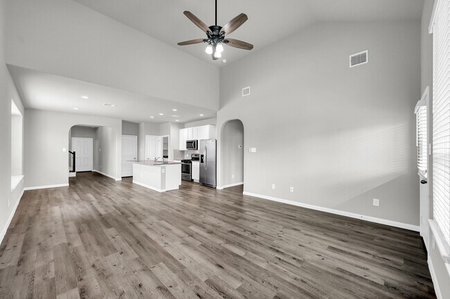 Building Photo - 2237 Raider Dr
