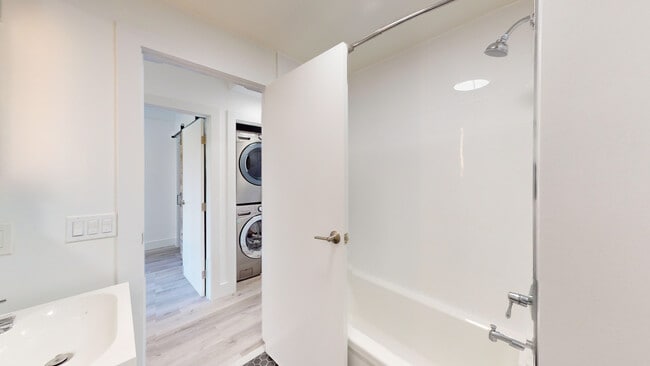 Building Photo - 1803 California St