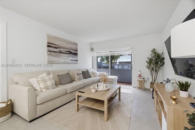 Building Photo - 9227 SW 87th Ave
