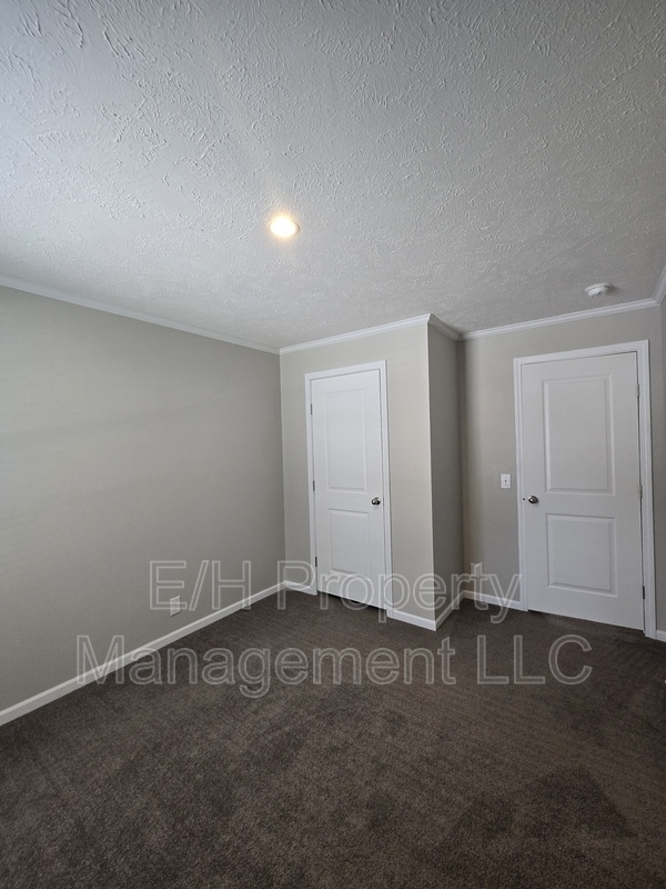 Building Photo - 501 S Edwards Ave