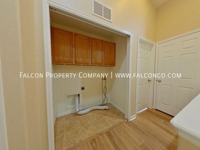 Building Photo - 4133 Hogback Point