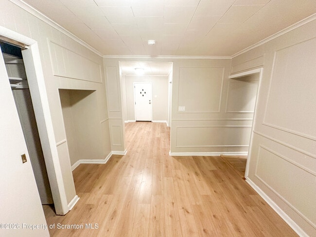 Building Photo - 833 George St