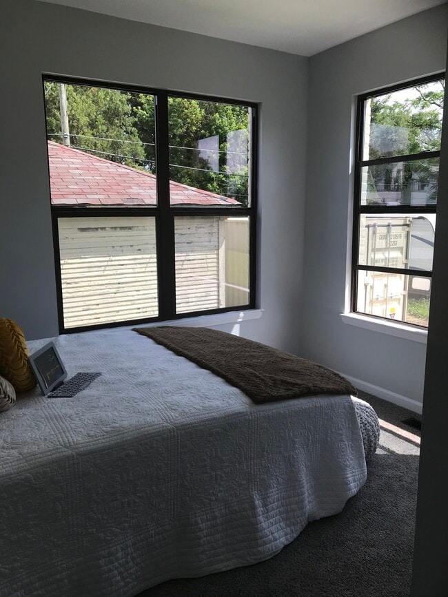 Master Bedroom - 9706 Nardin Dr