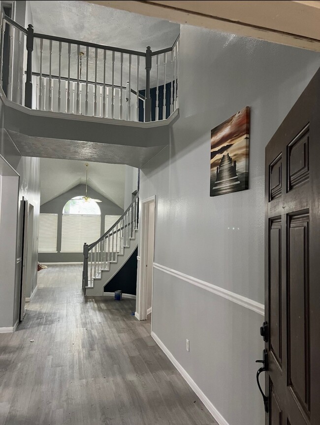 Building Photo - 17127 Mountain Crest Dr