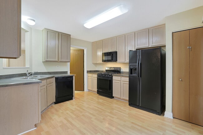 Building Photo - 3184 Impressions Dr