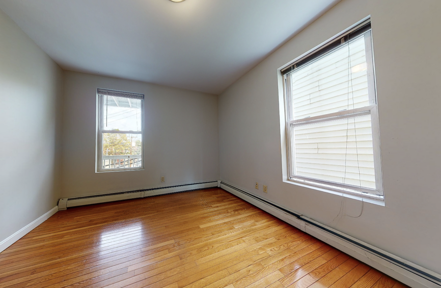 Building Photo - 346 Allston St