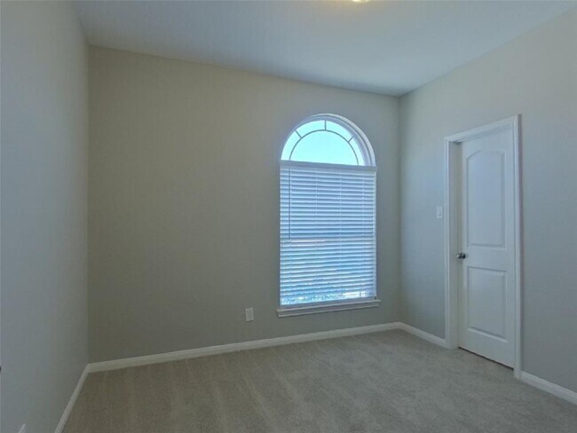 Building Photo - 14090 Waukegan Way S