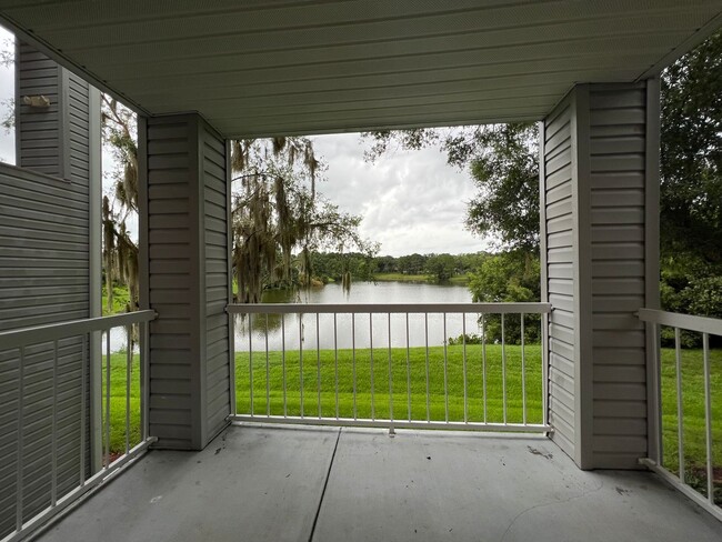 Building Photo - Beautiful LAKEFRONT Condo in Lake Mary ~ N...