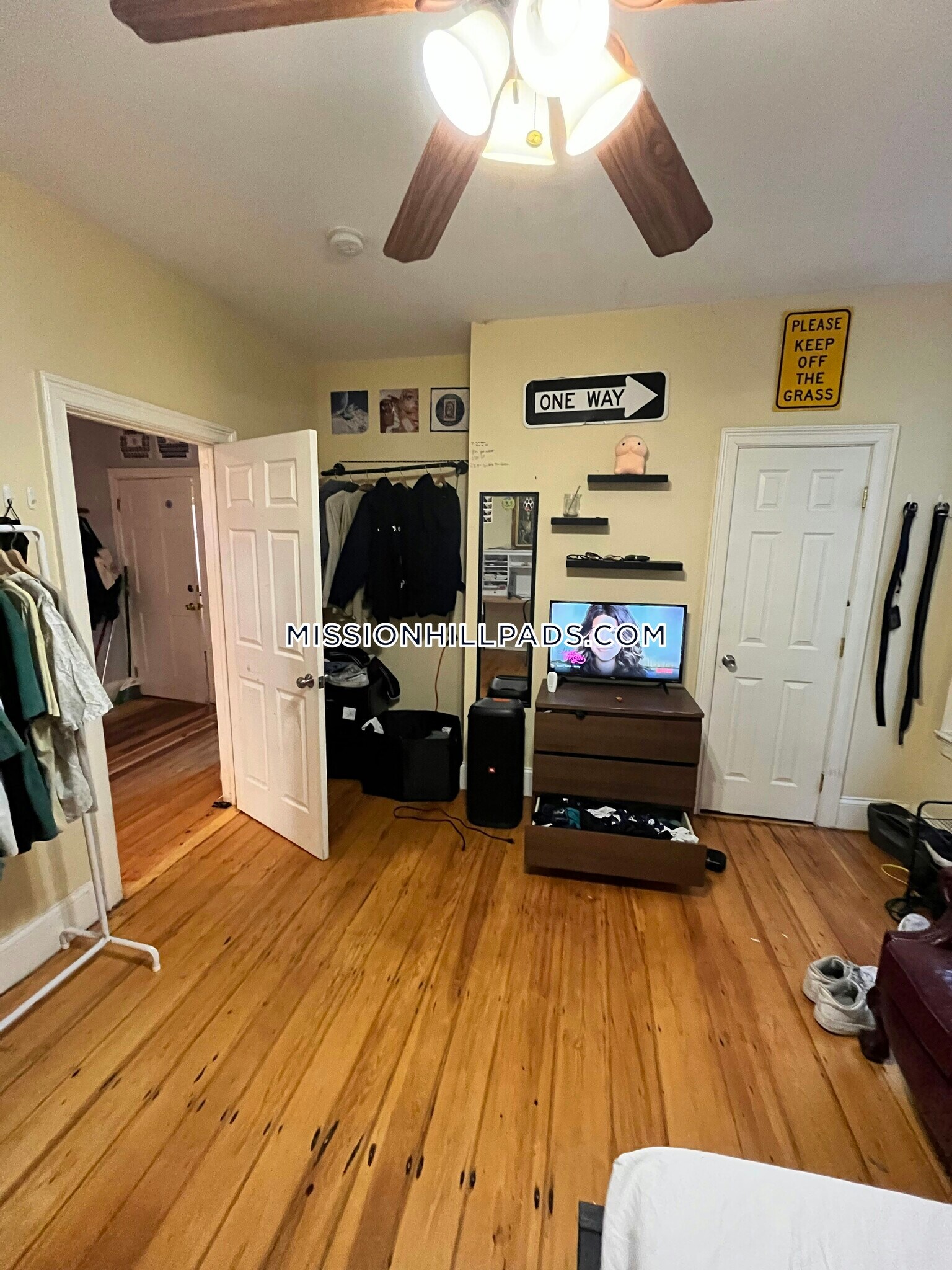 Building Photo - 731 Parker St