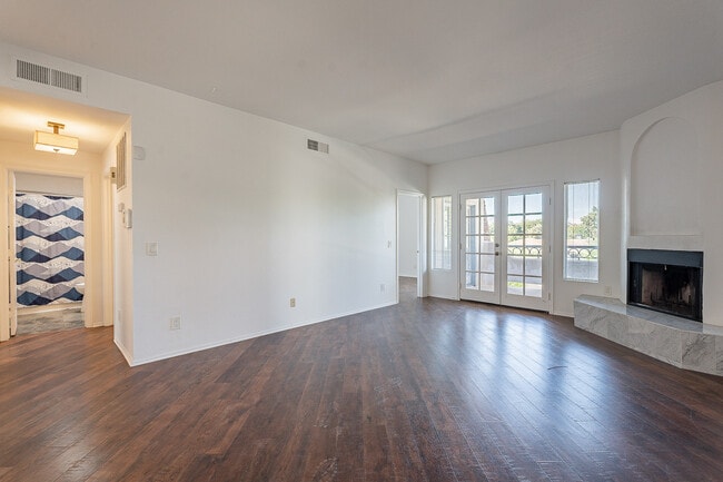 Building Photo - 3640 N 38th St