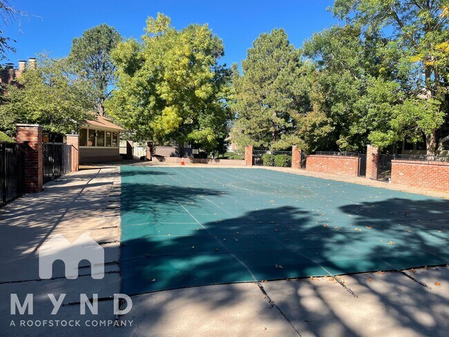 Building Photo - 2002 S Helena St