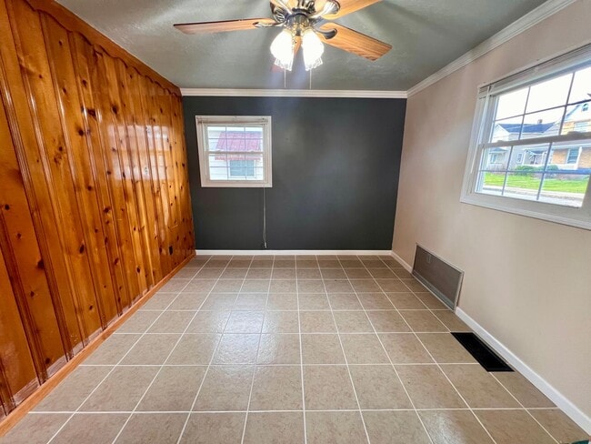 Building Photo - Coraopolis - 2 Bed 2 Bath - Home for Rent!