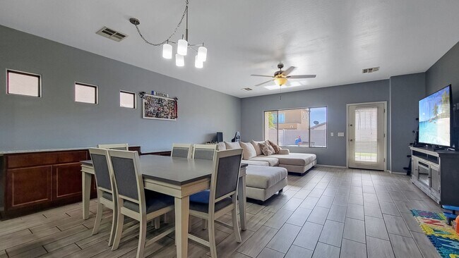 Building Photo - Gorgeous Home with Master Bedroom Downstairs!