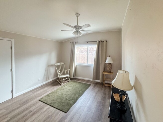 Building Photo - Spacious 3 Bedroom, 2 Bath Home with Large...
