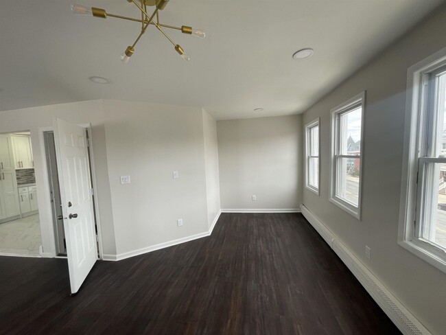 Building Photo - 123 Avenue C