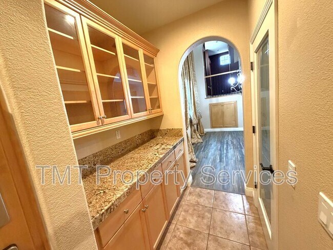 Building Photo - 6832 Salvaterra Cir