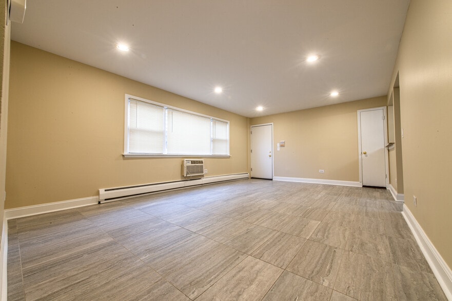 Building Photo - 3804 N Harlem Ave