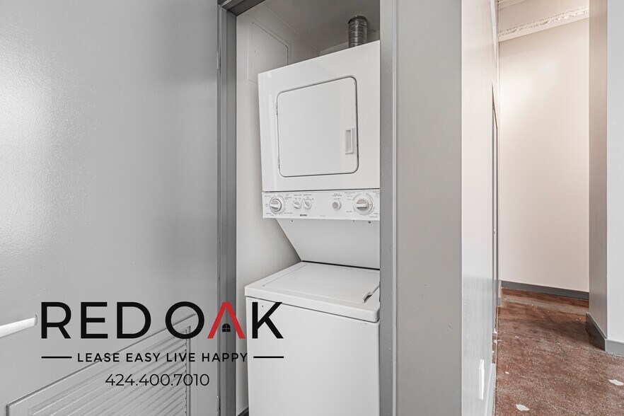 Building Photo - 430 S Broadway