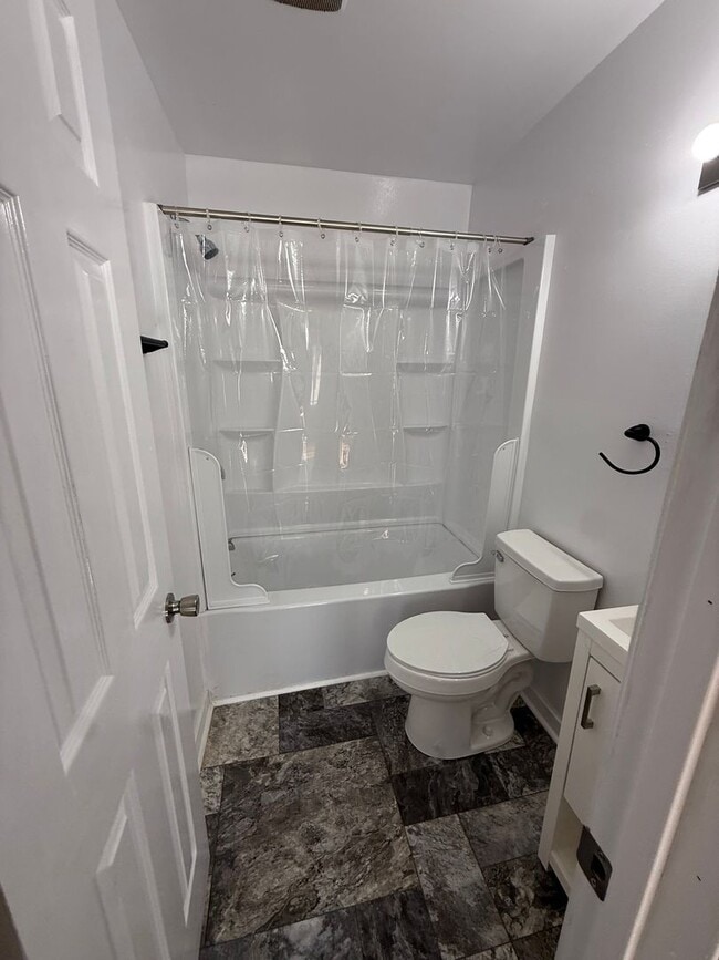 Building Photo - 4 Bedroom 2 Bath House in Richmond