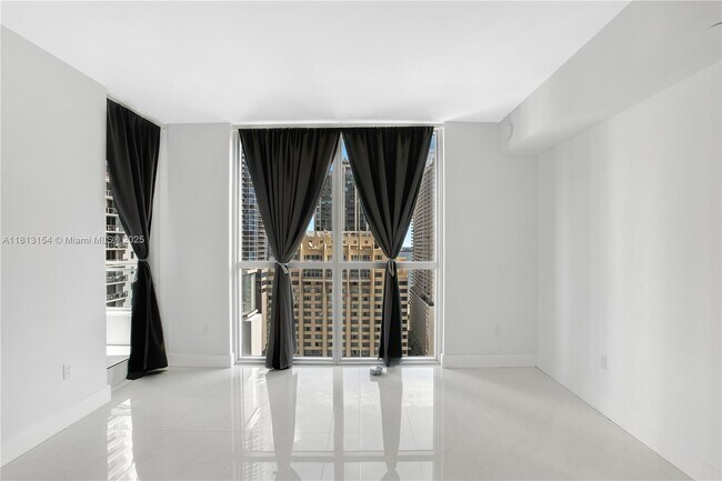 Building Photo - 1080 Brickell Ave