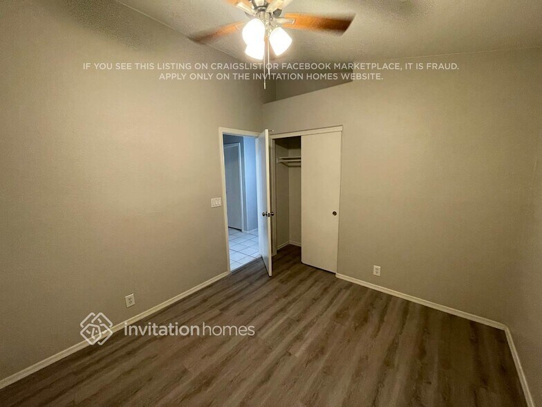 Building Photo - 10728 E Enid Ave