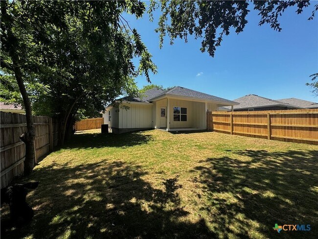 Building Photo - 209 Elbert Ln