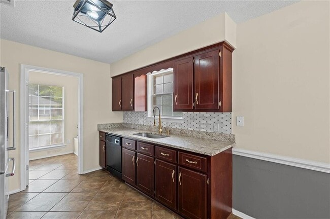 Building Photo - 1469 Homestead Dr S