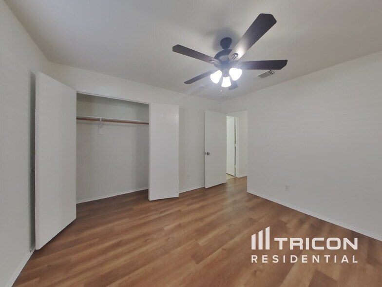 Building Photo - 4935 Winding View Ln