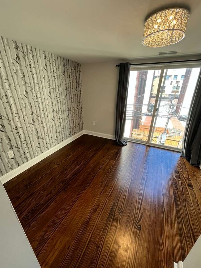 Building Photo - 2033 Kater St